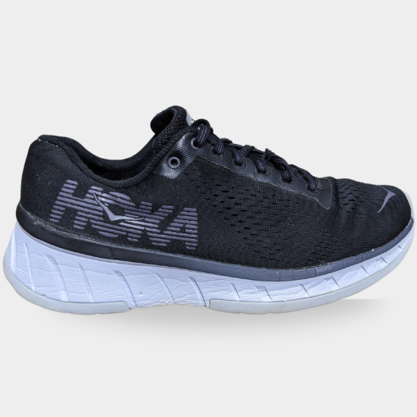 HOKA FLY